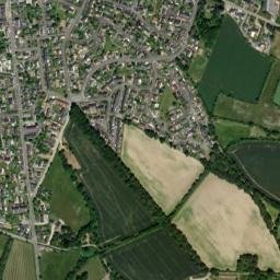 Bécon-les-Granits map(satellite map)