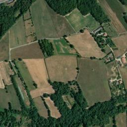 Satellite view of Golf de Lyon Tassin