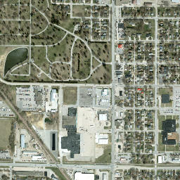 149 19th St SW Mason City IA 50401 High Resolution Satellite Map