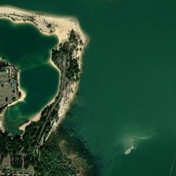 Satellite view of Deportes de Viento Pantano del Ebro