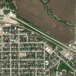 225 11th Street Southeast, Dyersville, IA High Resolution Satellite Map