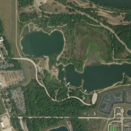 3110 Easton Ave Waterloo IA 50702 High Resolution Satellite Map