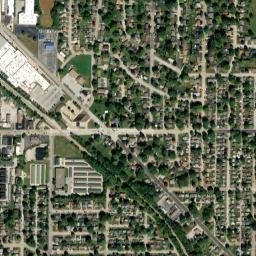 2820-2826 N Pine St Davenport IA High Resolution Satellite Map