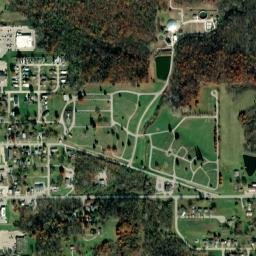700-998 East Maple Street, Centerville, IA  High Resolution Satellite Map
