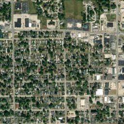 706 Curve St, Taylorville, IL 62568 Satellite Map