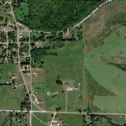 West 136th Street, Richmond, MO 64085 High Resolution Satellite Map