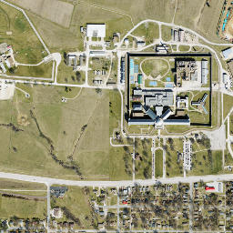 Amelia Earhart Drive, Leavenworth, KS High Resolution Satellite Map