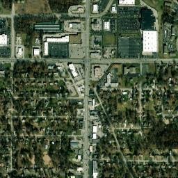 8101-8127 North Oak Trafficway, Kansas City High Resolution Satellite Map