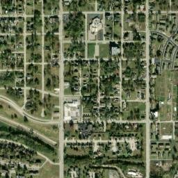 1953-1999 Springfield Boulevard, Kansas City High Resolution Satellite Map