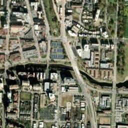 201 W 47th St Kansas City MO Satellite Map