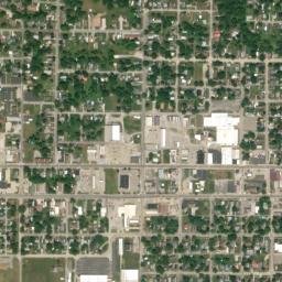 100-134 NW 6th St, Fairfield, IL 62837 map(satellite map)