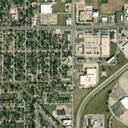 1501 N Lorraine St Hutchinson KS High Resolution Satellite Map