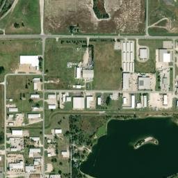 1901-1999 East 17th Avenue, Hutchinson, KS High Resolution Satellite Map