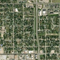 1322-1328 E 8th Ave, Hutchinson, KS High Resolution Satellite Map