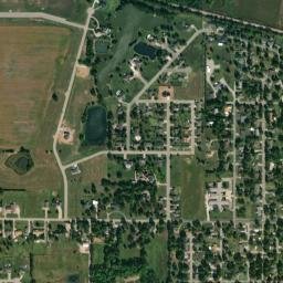 200-398 Bay Ave Columbus KS High Resolution Satellite Map