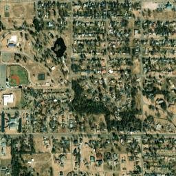900-902 Hillcrest Dr Cushing OK High Resolution Satellite Map