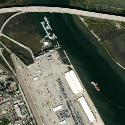 Satellite view of Patriot Point Links on Charleston Harbor