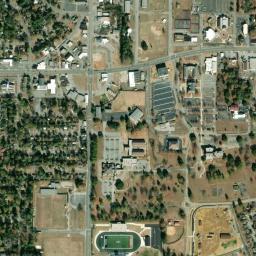 Satellite view of Pine Oaks Golf Course