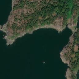 Satellite imagery of Hallonholmen, FI