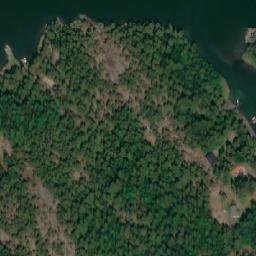 Satellite imagery of Hallonholmen, FI