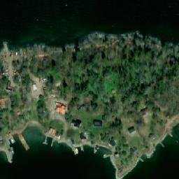 Satellite imagery of Bromrisör, SE