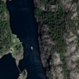 Satellite imagery of Øyra, NO