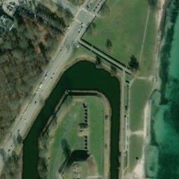 Satellite imagery of Charlottenlund Slot, DK