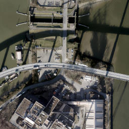 Satellite imagery of Köhlbrand-Freileitungskreuzung, Mast West, DE