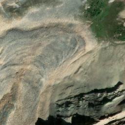 Satellite imagery of Mount Kinross, CA