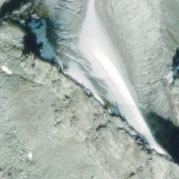 Satellite imagery of Mount Youngren, CA