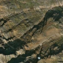 Satellite imagery of Mount Sadleir, CA
