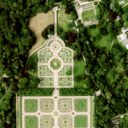 Satellite imagery of Kasteel Het Oude Loo, NL