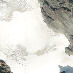 Satellite imagery of Luna Peak, CA