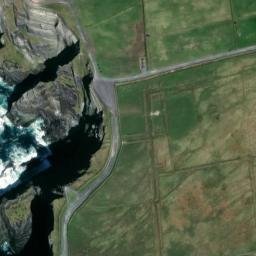 Satellite imagery of Dromgour, IE