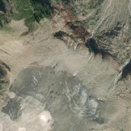 Satellite imagery of Mount Synge, CA