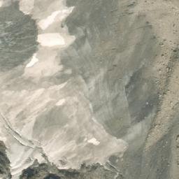 Satellite imagery of Mount Synge, CA