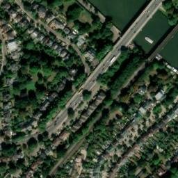 Satellite imagery of Richmond Palace Gatehouse, GB