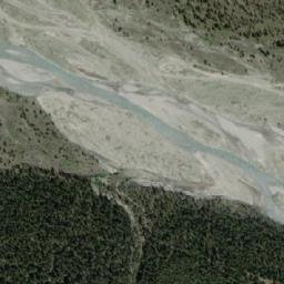 Satellite imagery of Phantom Crag, CA
