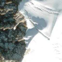 Satellite imagery of Mount Vaux, CA