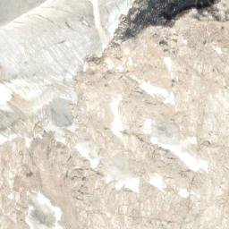 Satellite imagery of Omoo Peak, CA