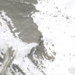 Satellite imagery of Lakes Peak, CA