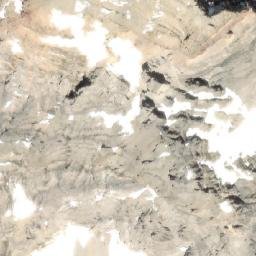 Satellite imagery of Lunette Peak, CA