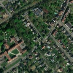 Satellite imagery of Kasteel van Arenberg, BE