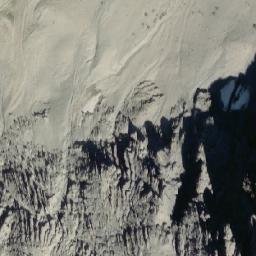 Satellite imagery of Mount Warre, CA
