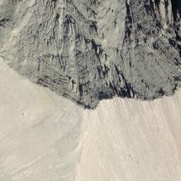 Satellite imagery of Mount Warre, CA