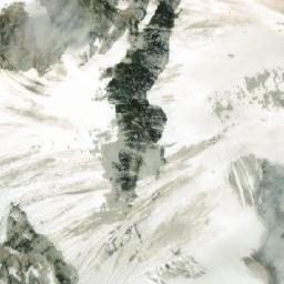 Satellite imagery of Mount Vayu, CA