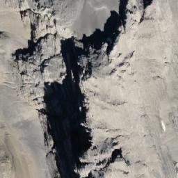 Satellite imagery of Mount Robertson, CA