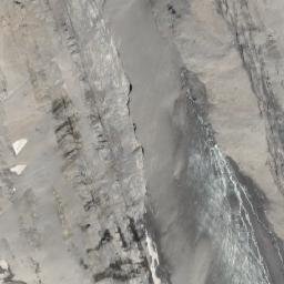 Satellite imagery of Mount Robertson, CA