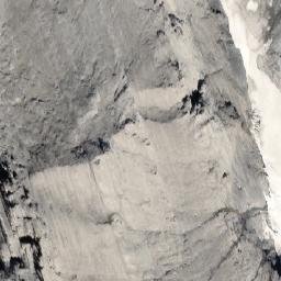 Satellite imagery of Mount Robertson, CA