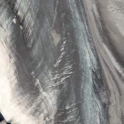 Satellite imagery of Mount Robertson, CA